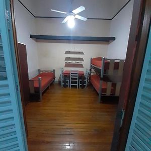 Habitación para Hombres Compartida